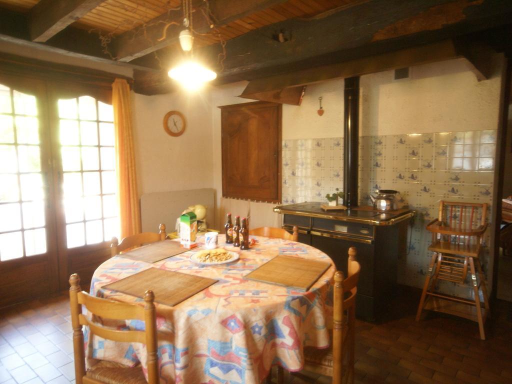 Beautiful Holiday Home in La Chapelle aux Bois with Garden Bains-les-Bains Extérieur photo