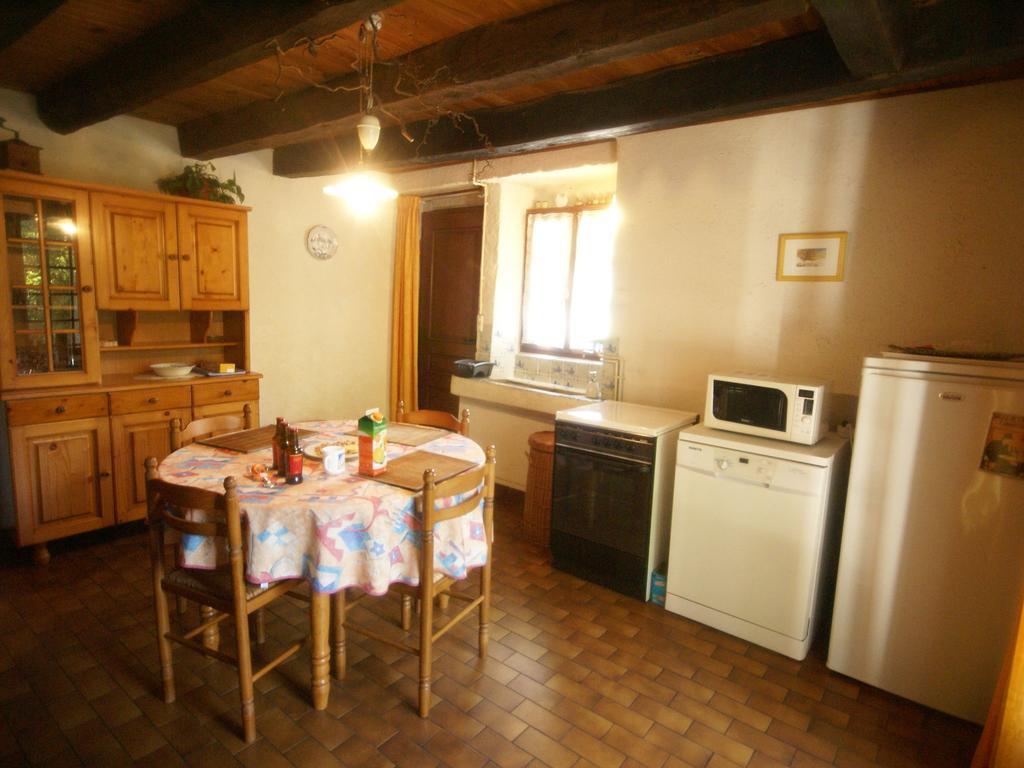 Beautiful Holiday Home in La Chapelle aux Bois with Garden Bains-les-Bains Extérieur photo